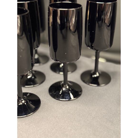 Set of 6 Vintage Hand-Blown Black Wine/Cocktail Glasses – 6" Tall - Picture 9 of 9